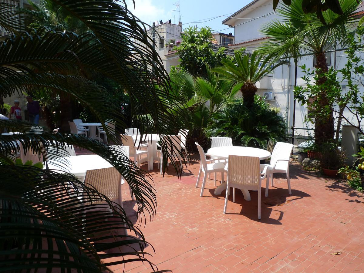 Hotel Alexander Santa Domenica  Eksteriør bilde