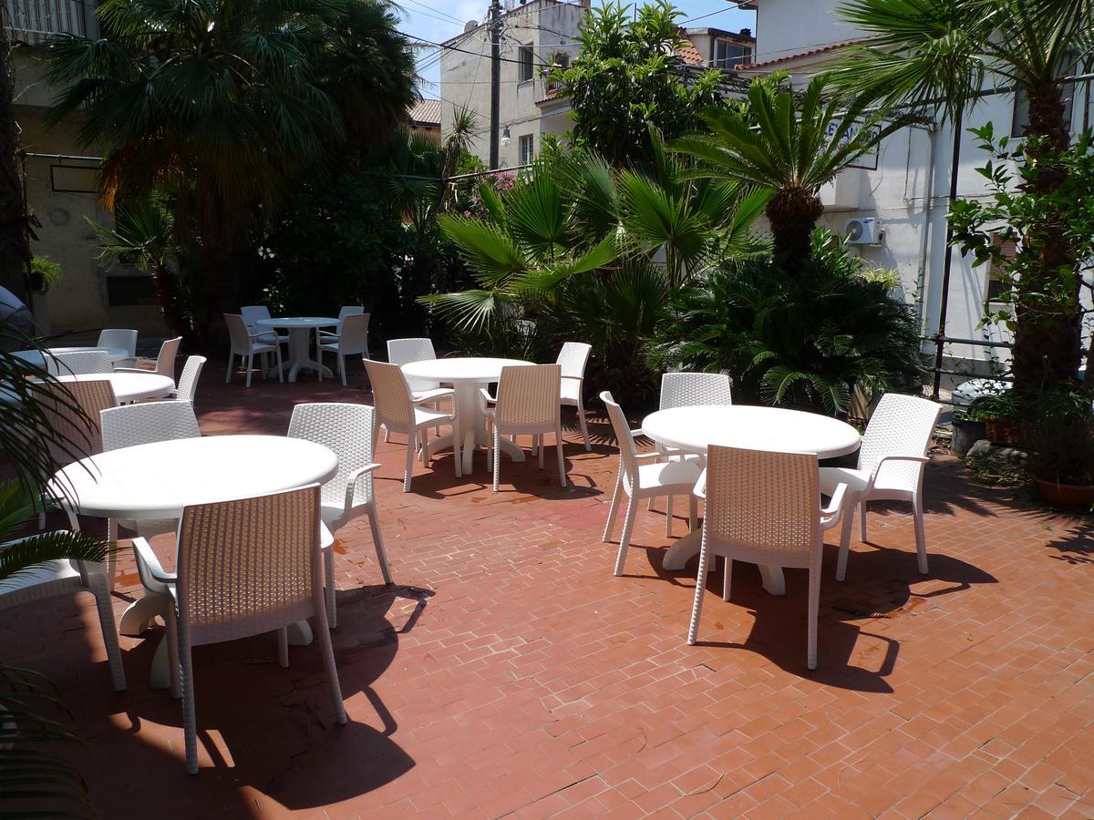 Hotel Alexander Santa Domenica  Eksteriør bilde